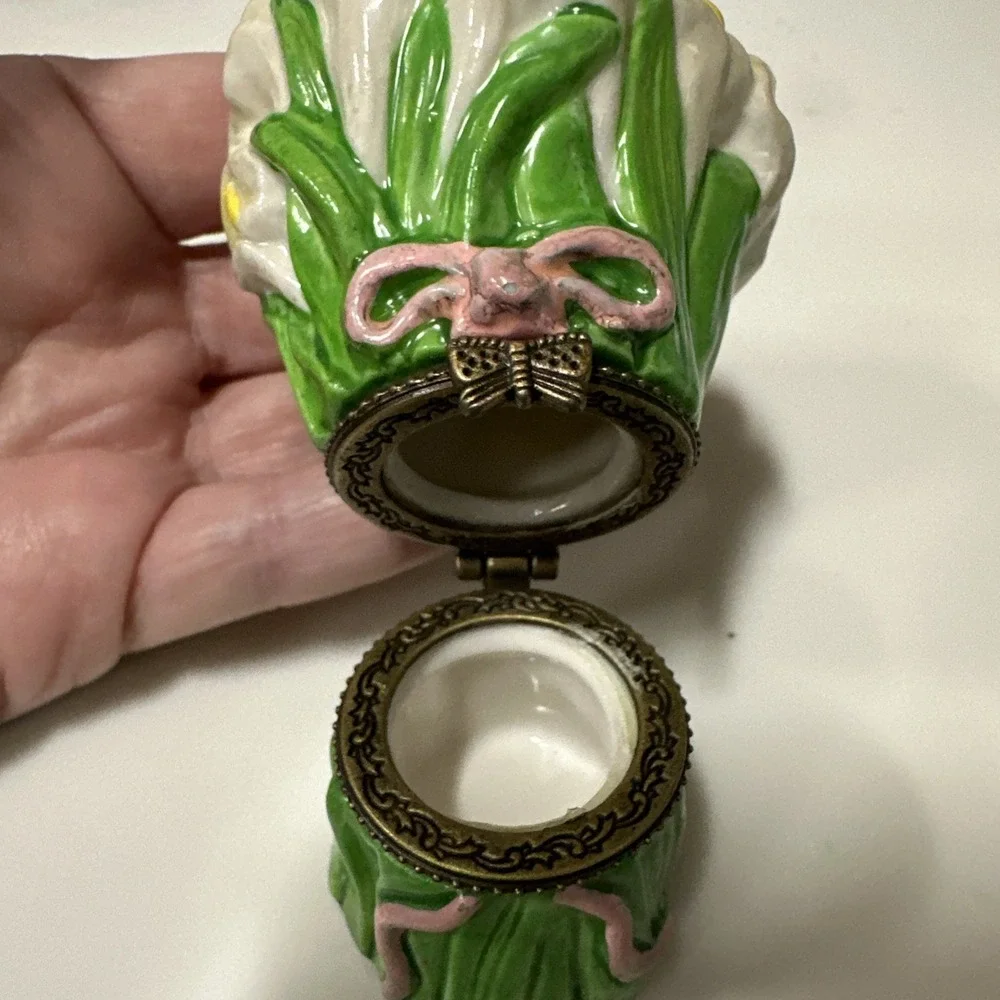Vintage Victorian Trading Co Trinket‎ Box 3